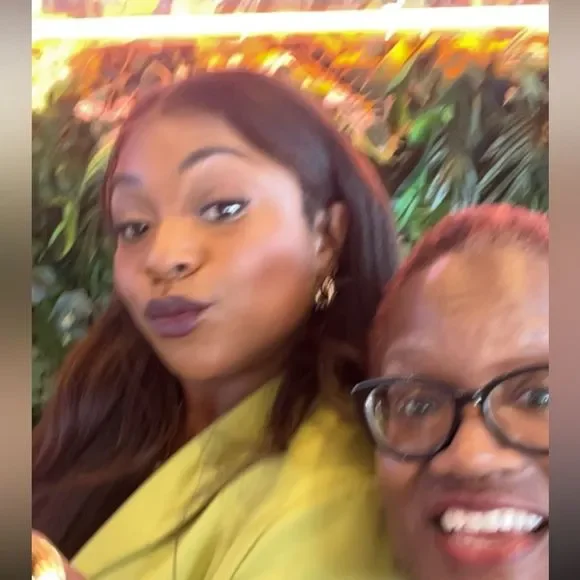 LIKE THIS NOTIFICATION FOR ACCESS TO MY CLOSET AND FOR MY UPCOMING SHOWS - Picture 6 of 7